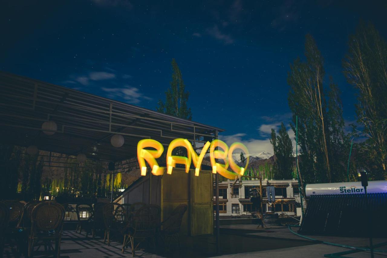 Raybo Hostel Leh Exteriör bild
