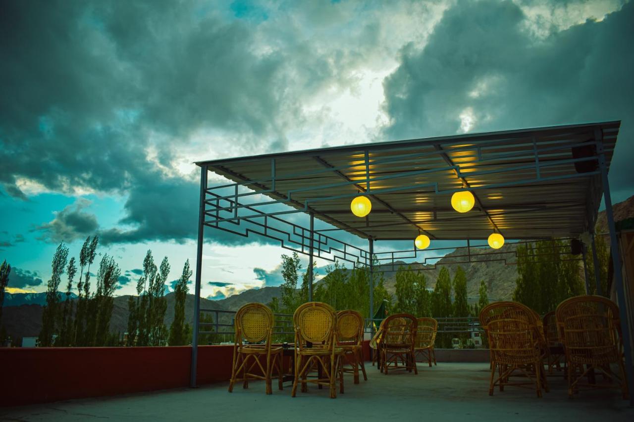 Raybo Hostel Leh Exteriör bild
