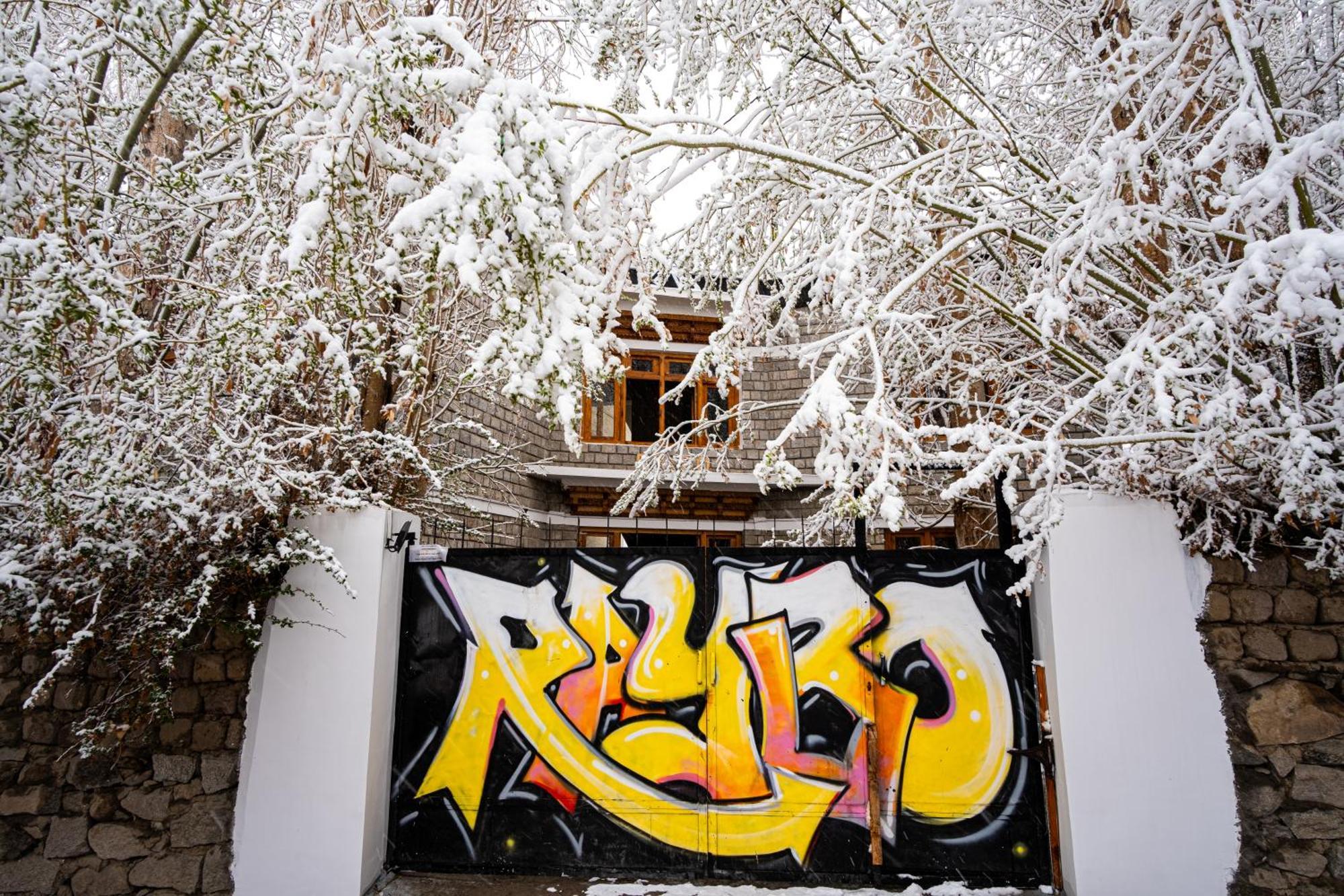 Raybo Hostel Leh Exteriör bild